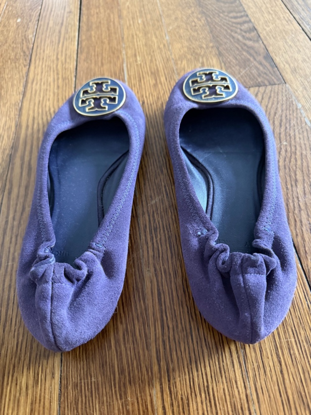 Tory Burch Purple Suede Ballet Flats with Gold Logo - Picture 2 of 5